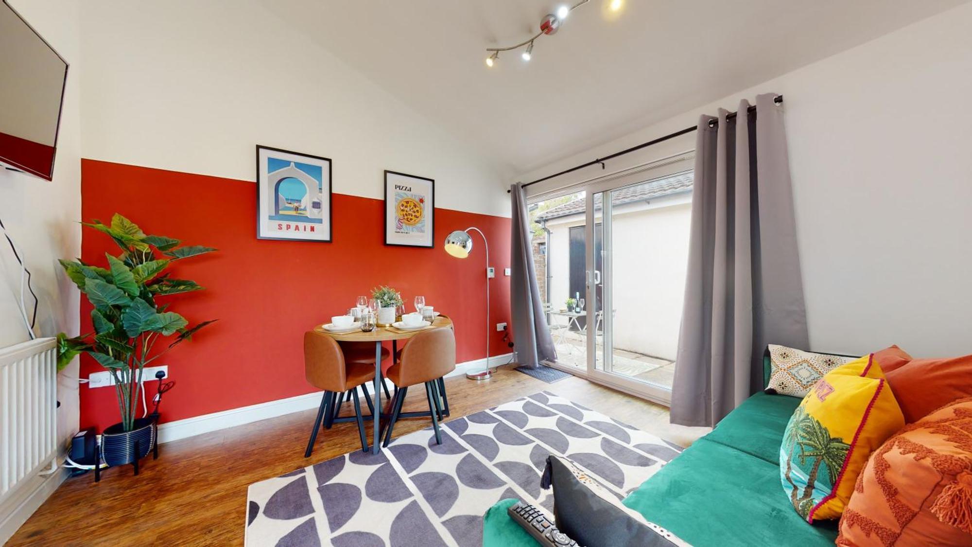 Cosy Cardiff Apartment And Patio Exterior photo